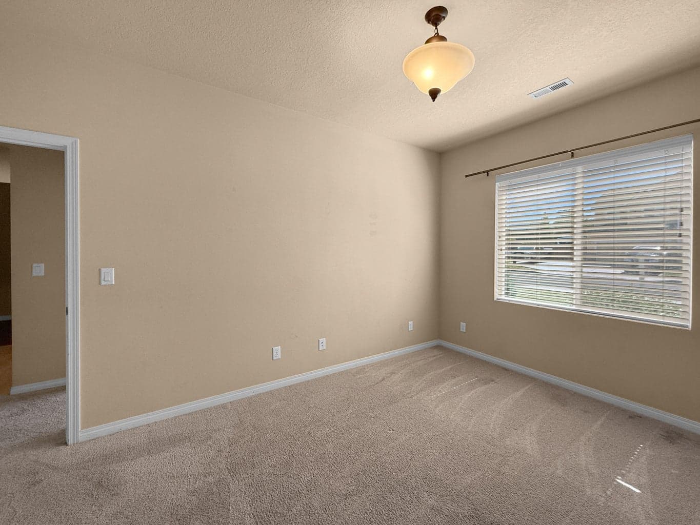 Photo of 2773 SW 50th Street 17 of 38