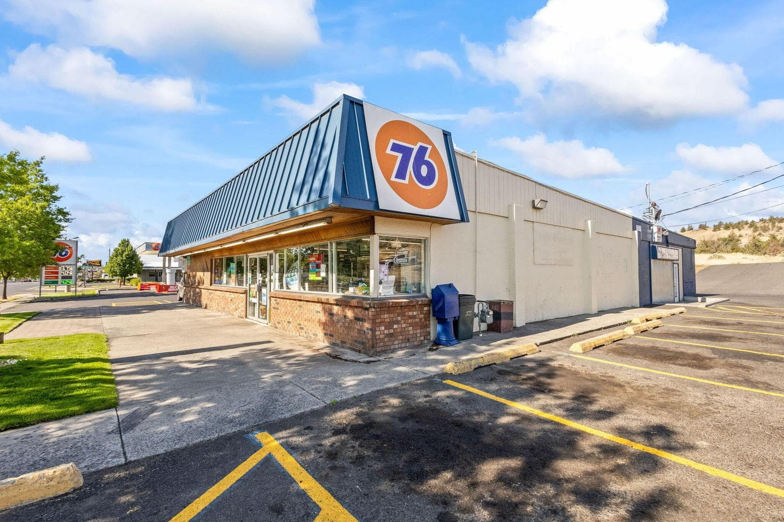 Photo of 268 N 5th Street 12 of 37