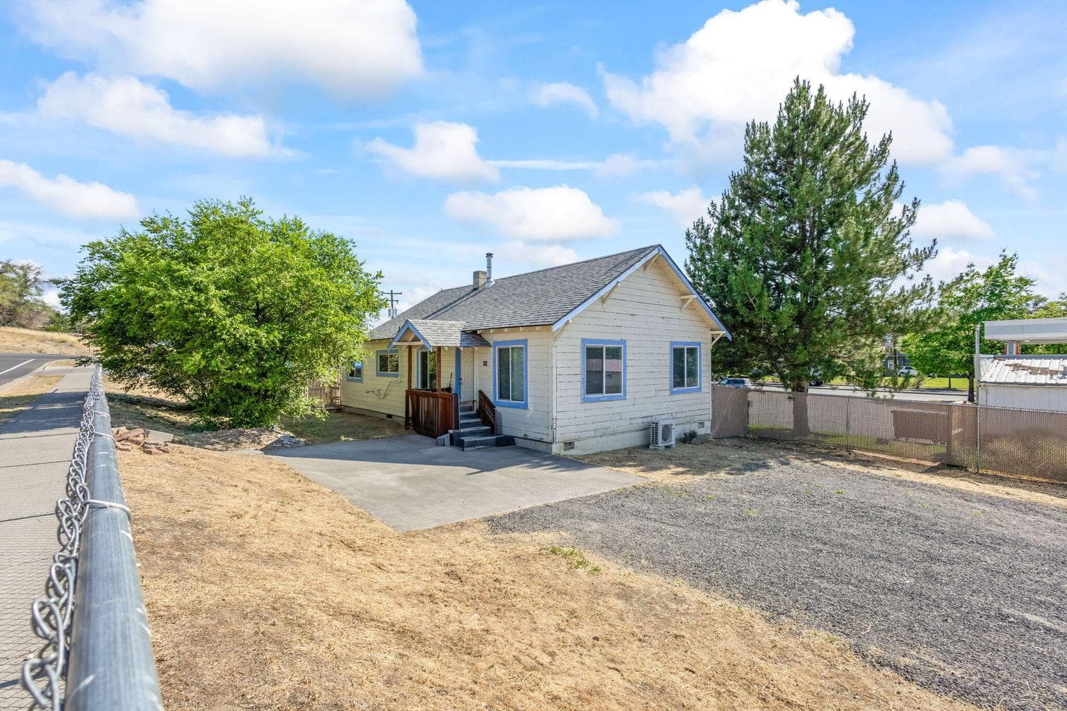 Photo of 268 N 5th Street 25 of 37