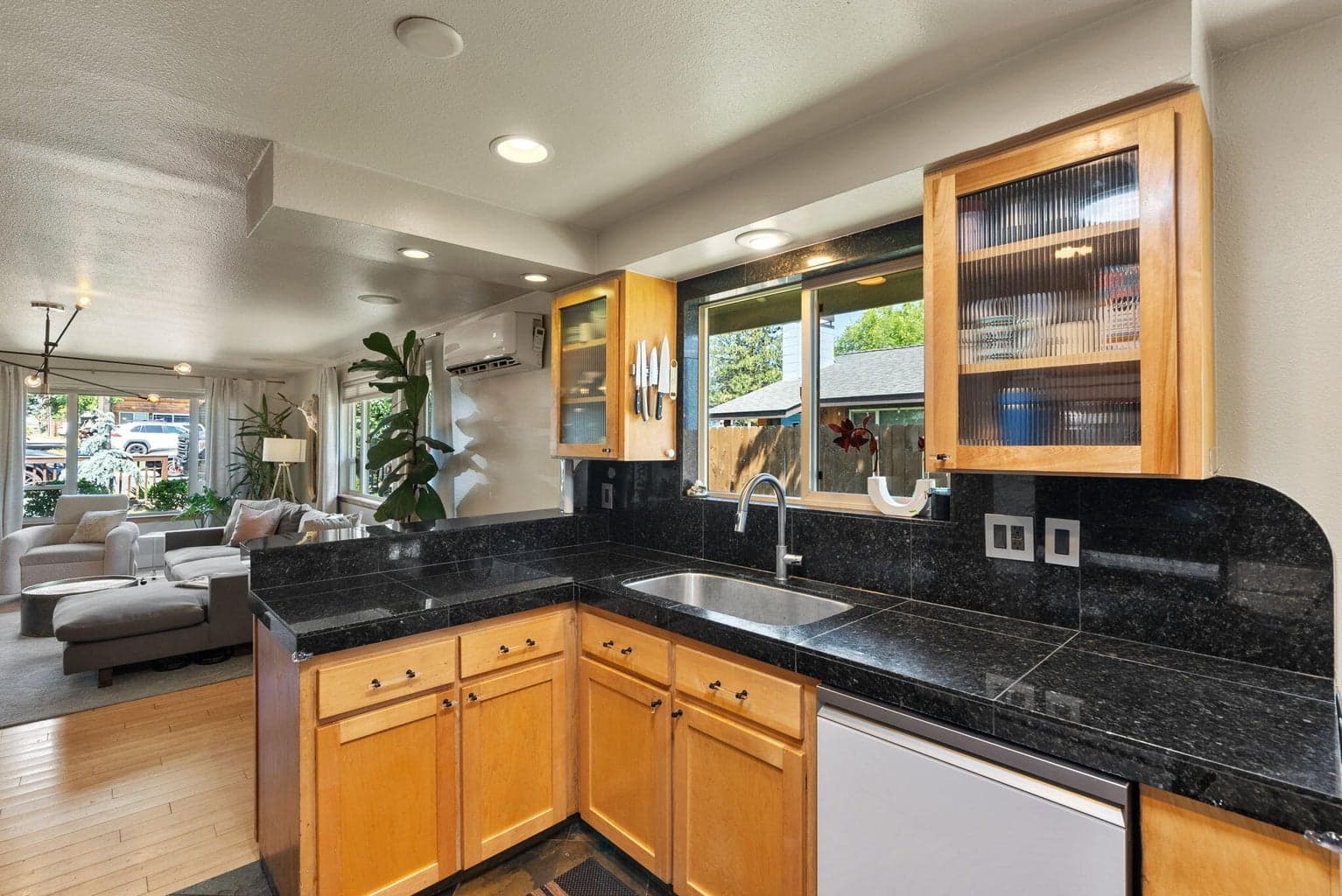 Photo of 820 NW 12th Street 15 of 50