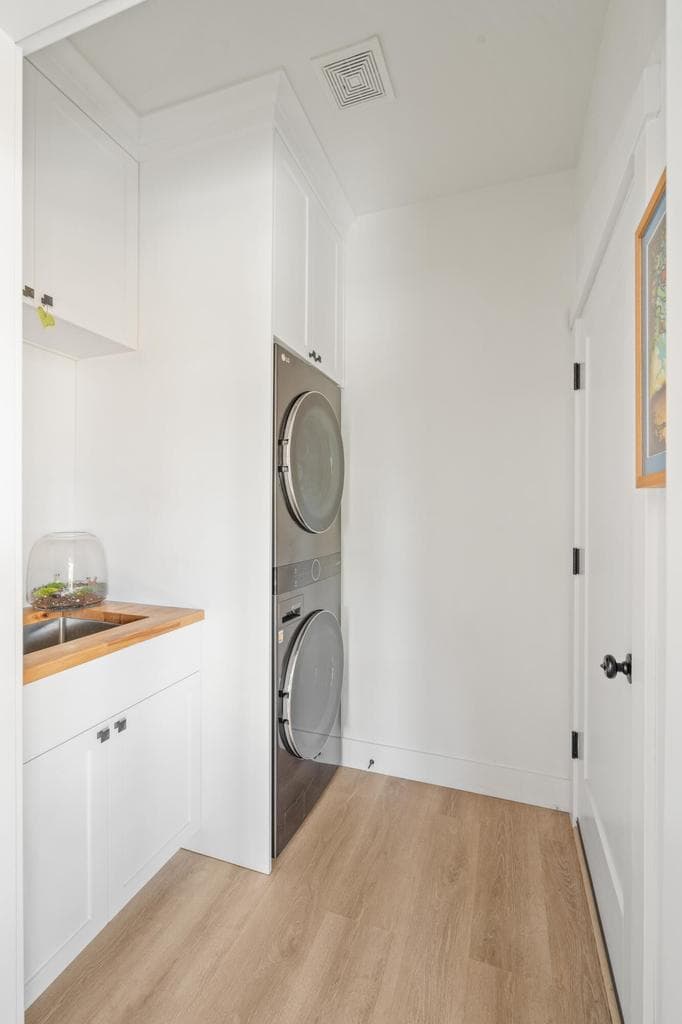 Little laundry space. Washer / Dryer included