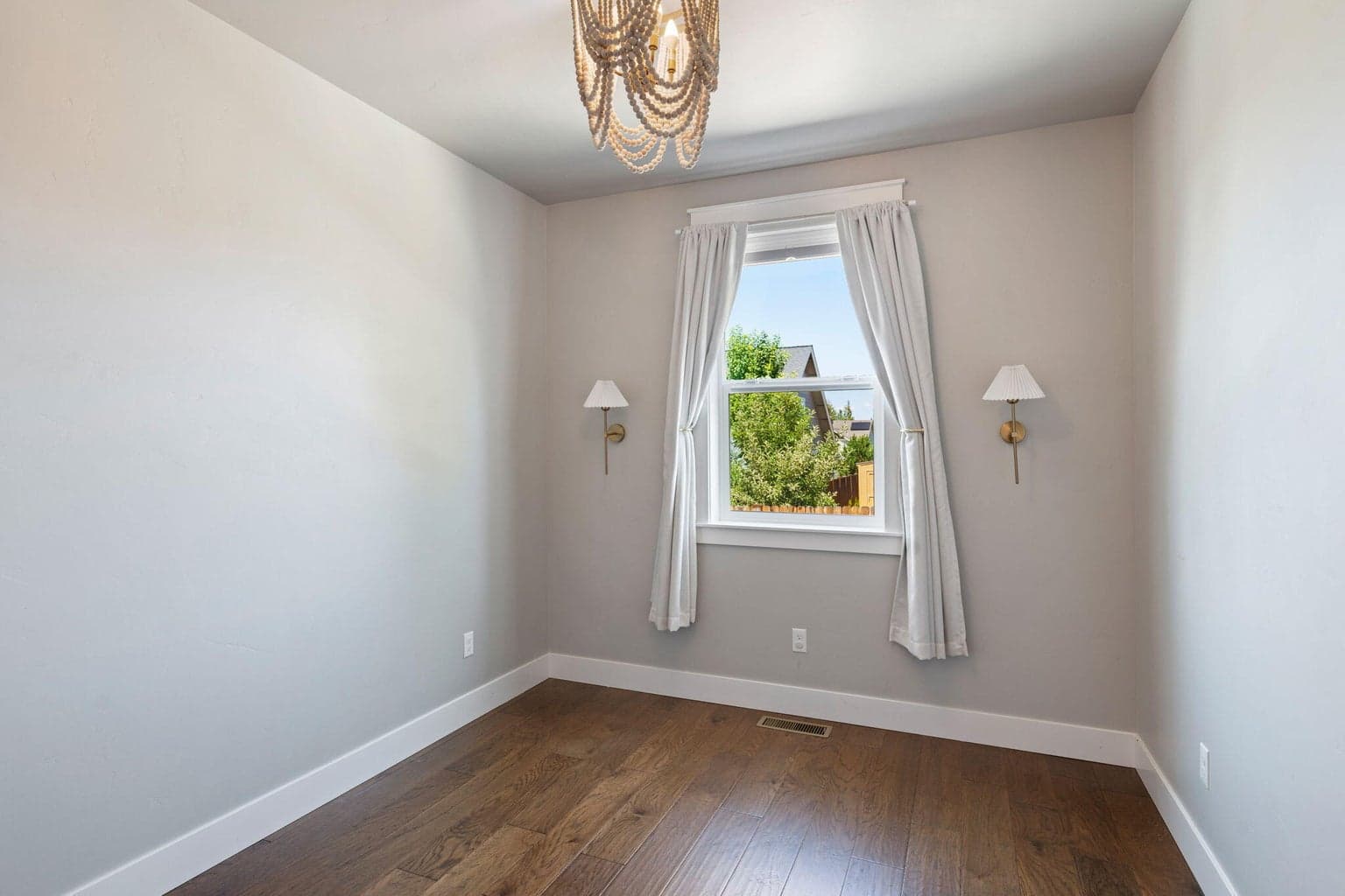 Photo of 2044 NE Altura Drive 25 of 64