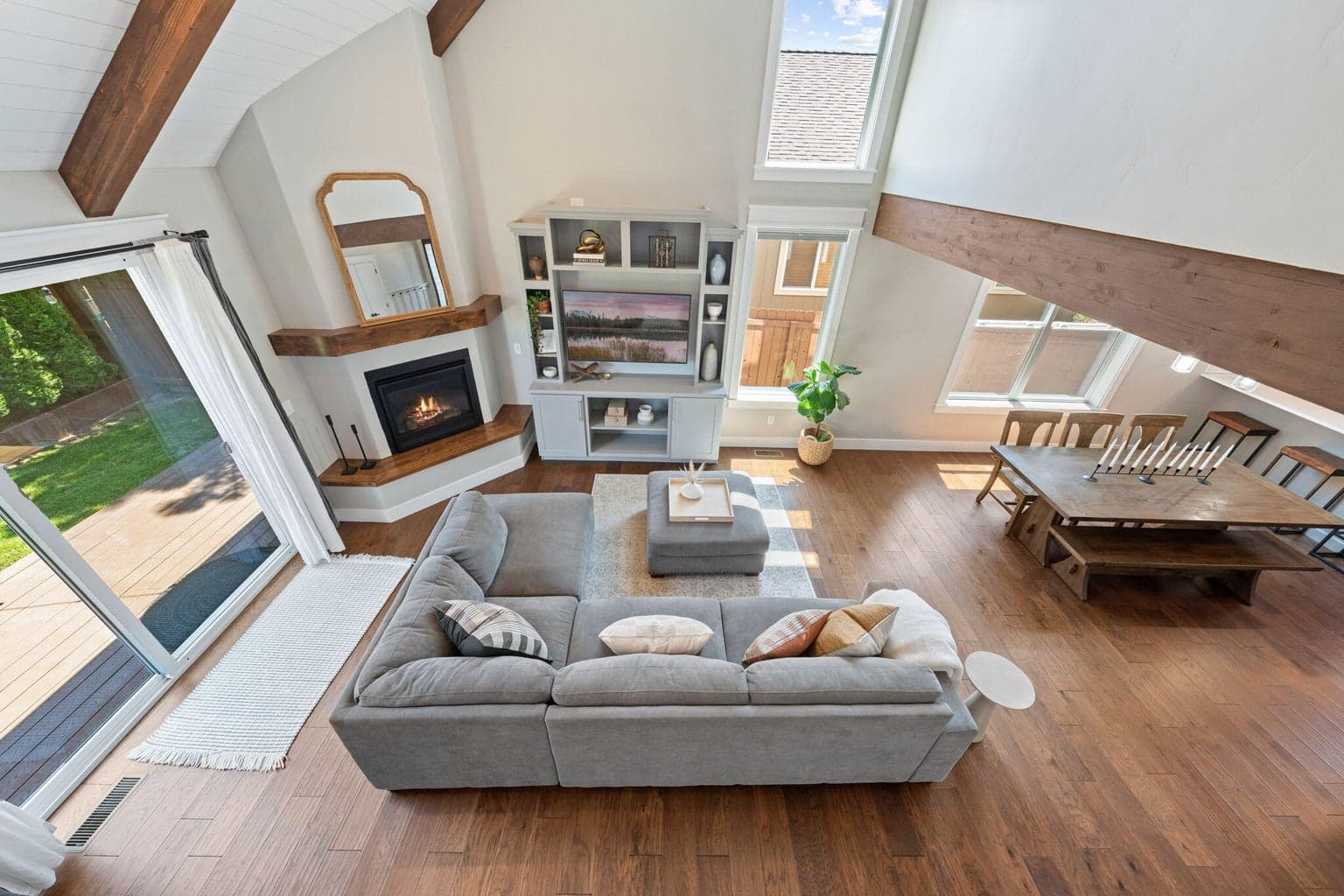 Photo of 2044 NE Altura Drive 29 of 64