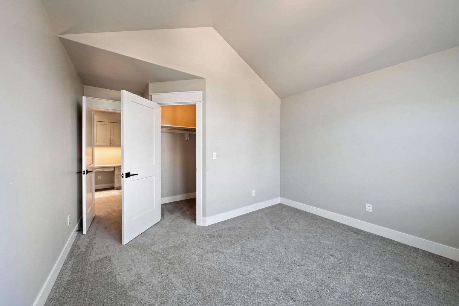 Photo of 2044 NE Altura Drive 40 of 64