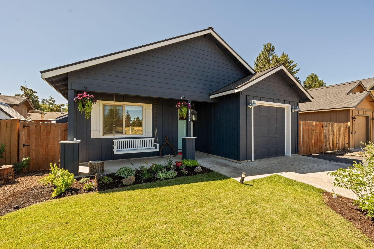 Photo of 21227 Thornhill 4 of 47