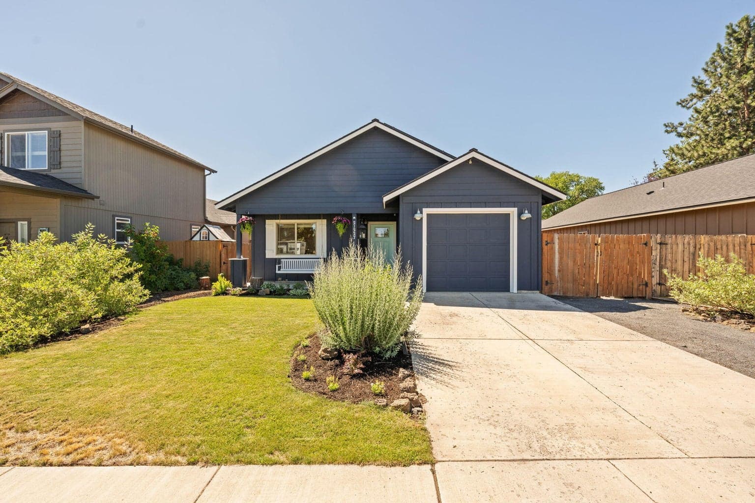 Photo of 21227 Thornhill 2 of 47