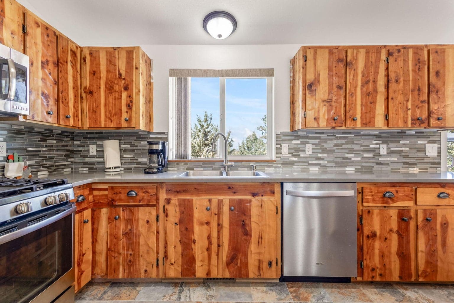 Photo of 5701 SE Thomas Road 9 of 42