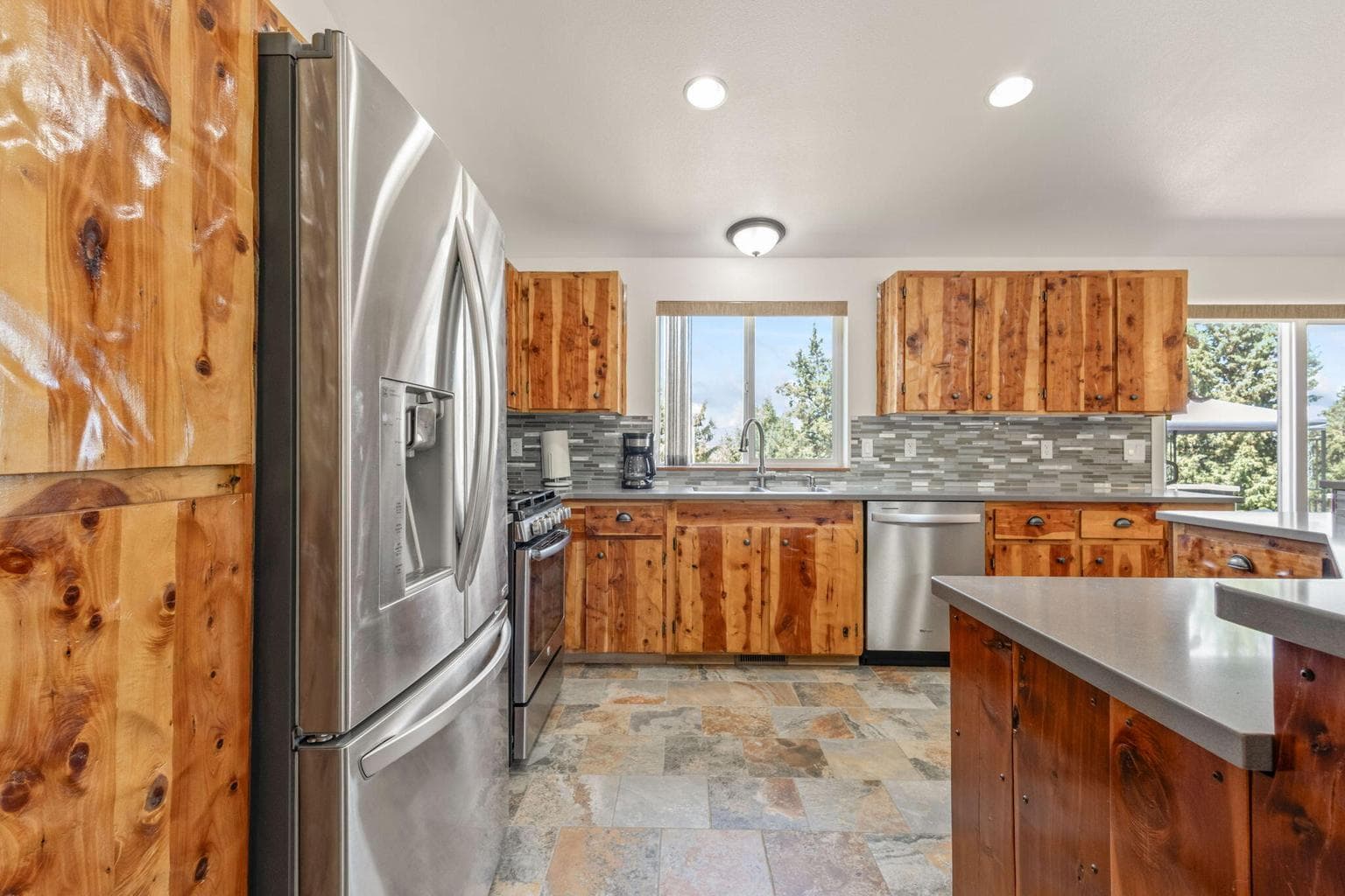 Photo of 5701 SE Thomas Road 11 of 42