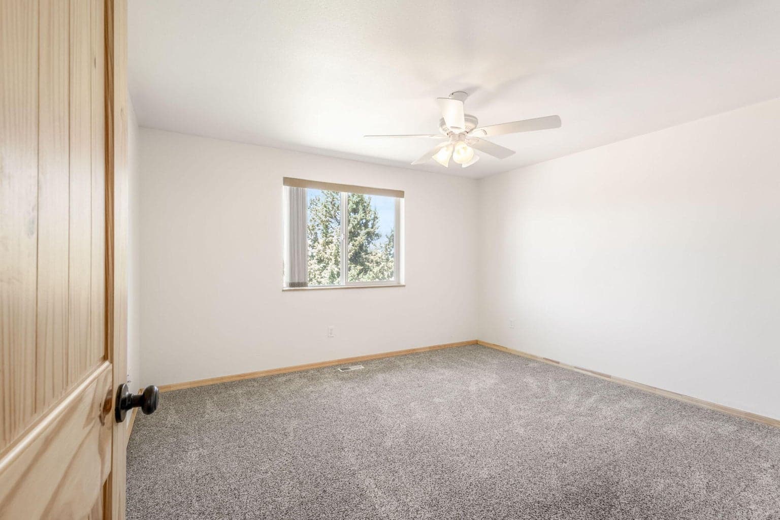Photo of 5701 SE Thomas Road 21 of 42