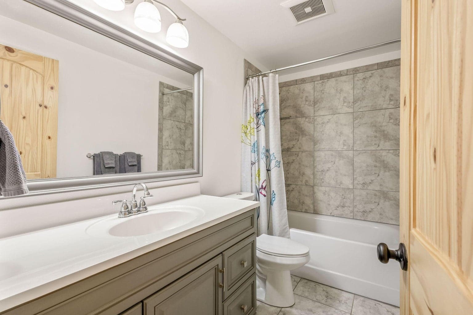 Photo of 5701 SE Thomas Road 23 of 42