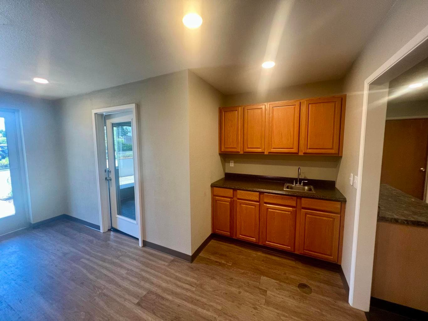 Photo of 541 Business Park 5 of 27