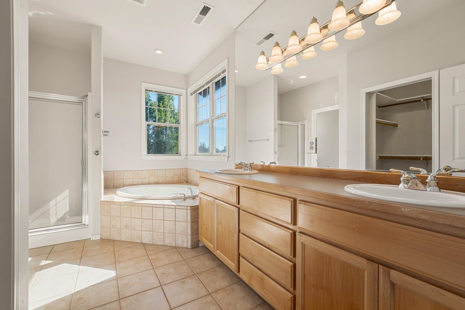 Photo of 8524 Forest Ridge Loop 9 of 47