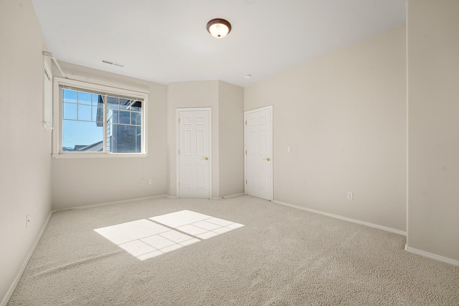 Photo of 8524 Forest Ridge Loop 10 of 47