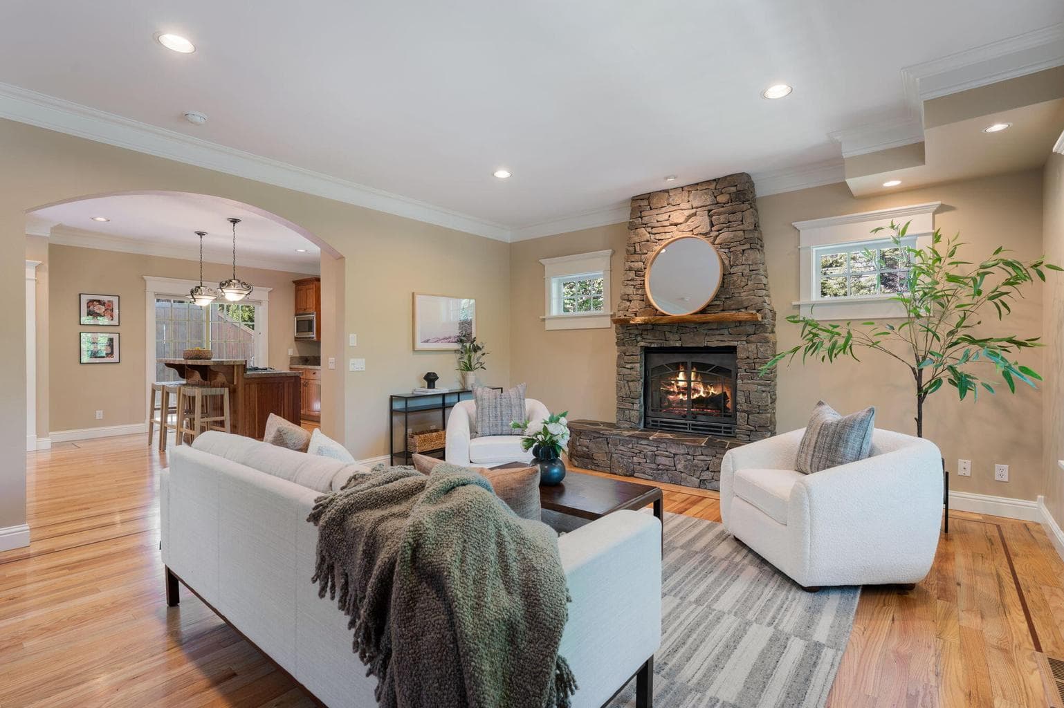 Photo of 1313 NW Fort Clatsop Street 8 of 59