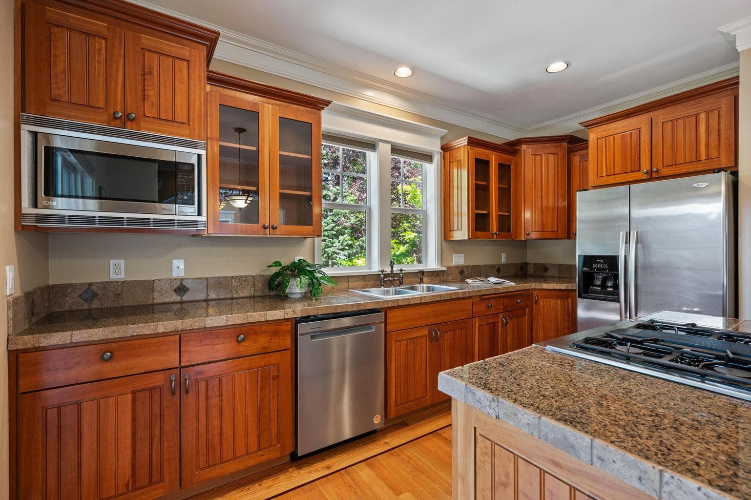 Photo of 1313 NW Fort Clatsop Street 10 of 59