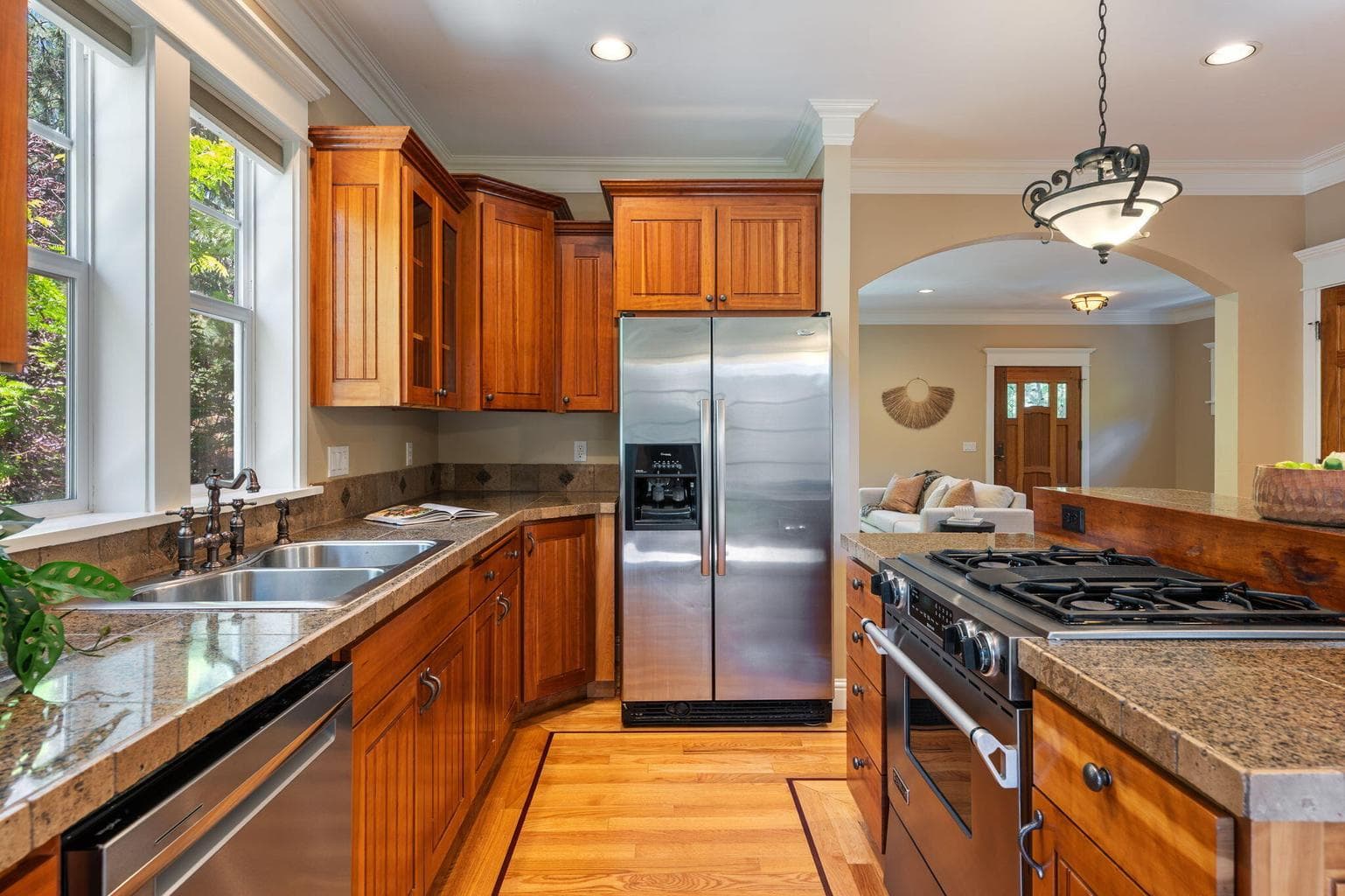 Photo of 1313 NW Fort Clatsop Street 11 of 59