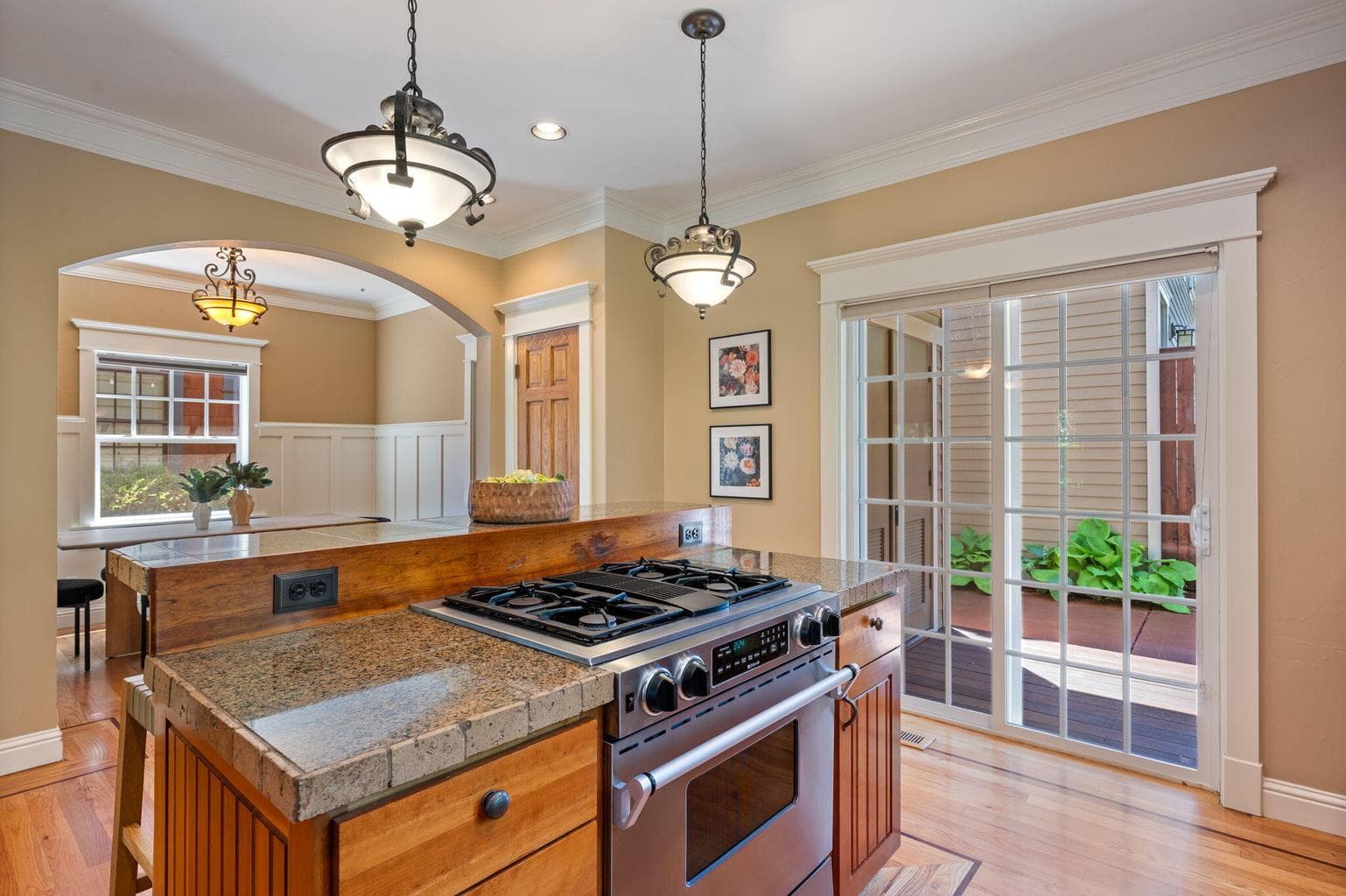 Photo of 1313 NW Fort Clatsop Street 13 of 59
