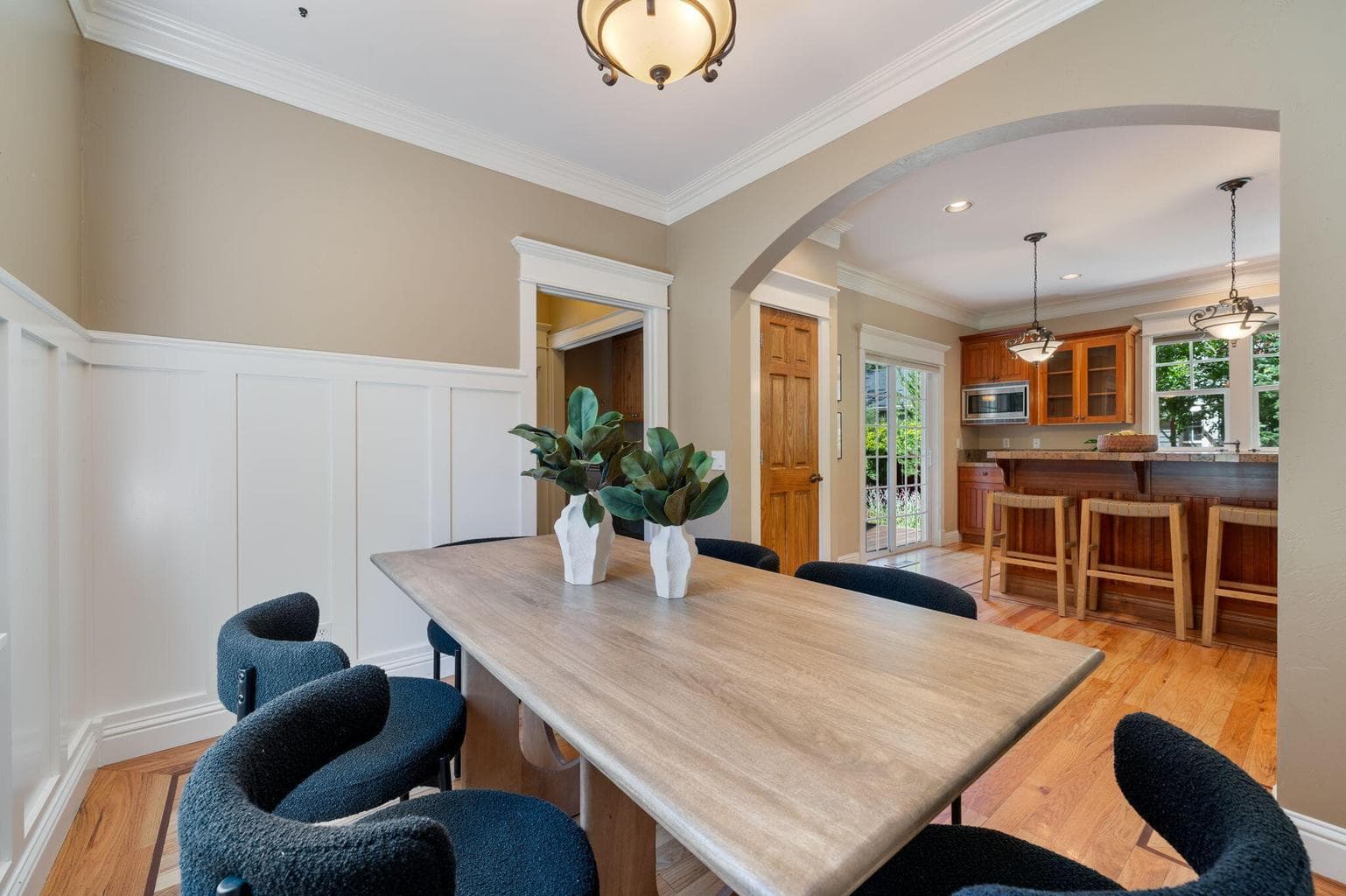 Photo of 1313 NW Fort Clatsop Street 18 of 59