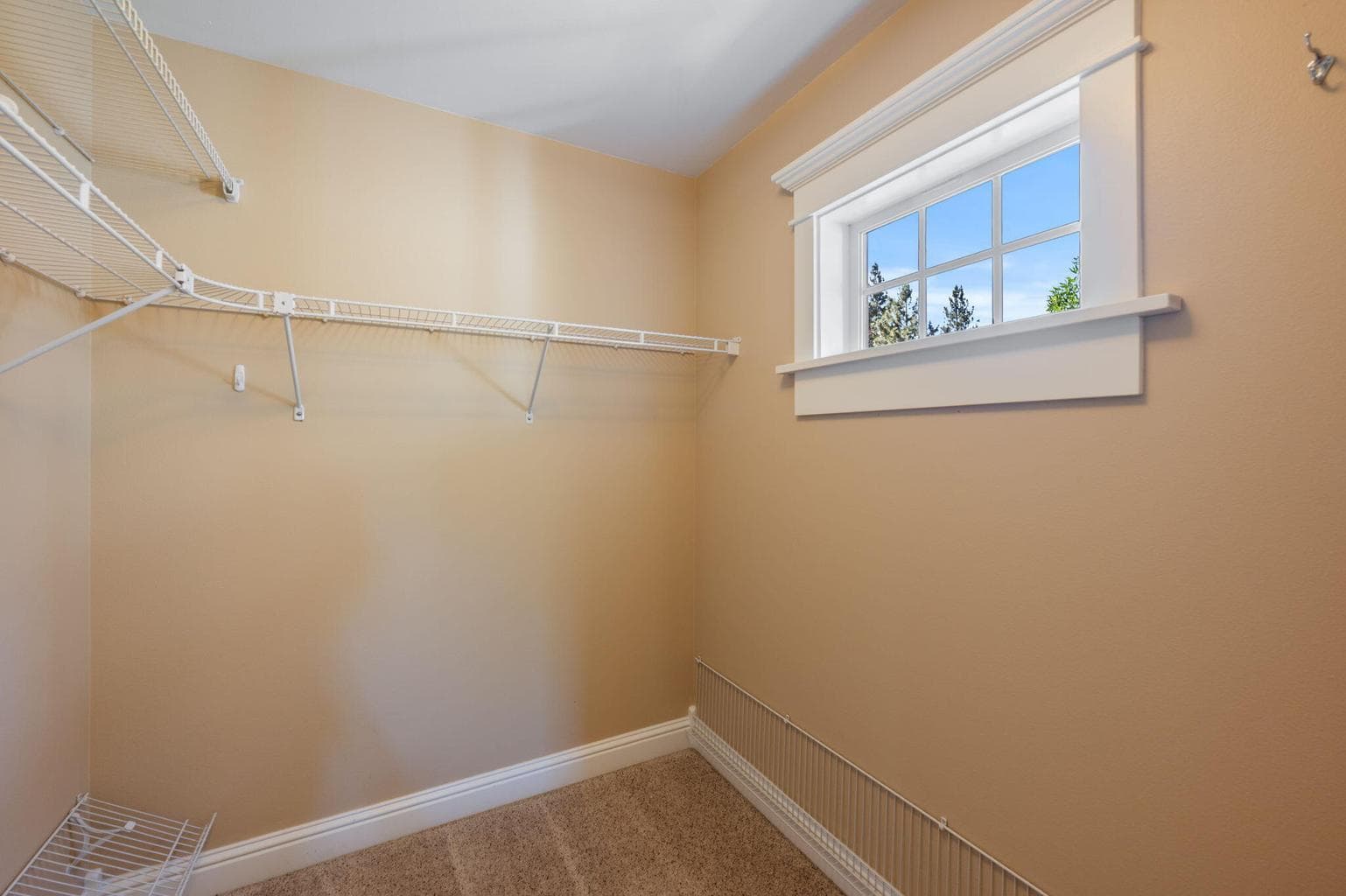 Photo of 1313 NW Fort Clatsop Street 24 of 59