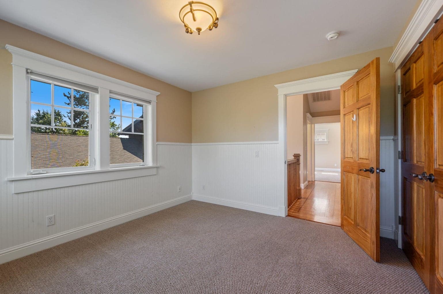 Photo of 1313 NW Fort Clatsop Street 33 of 59