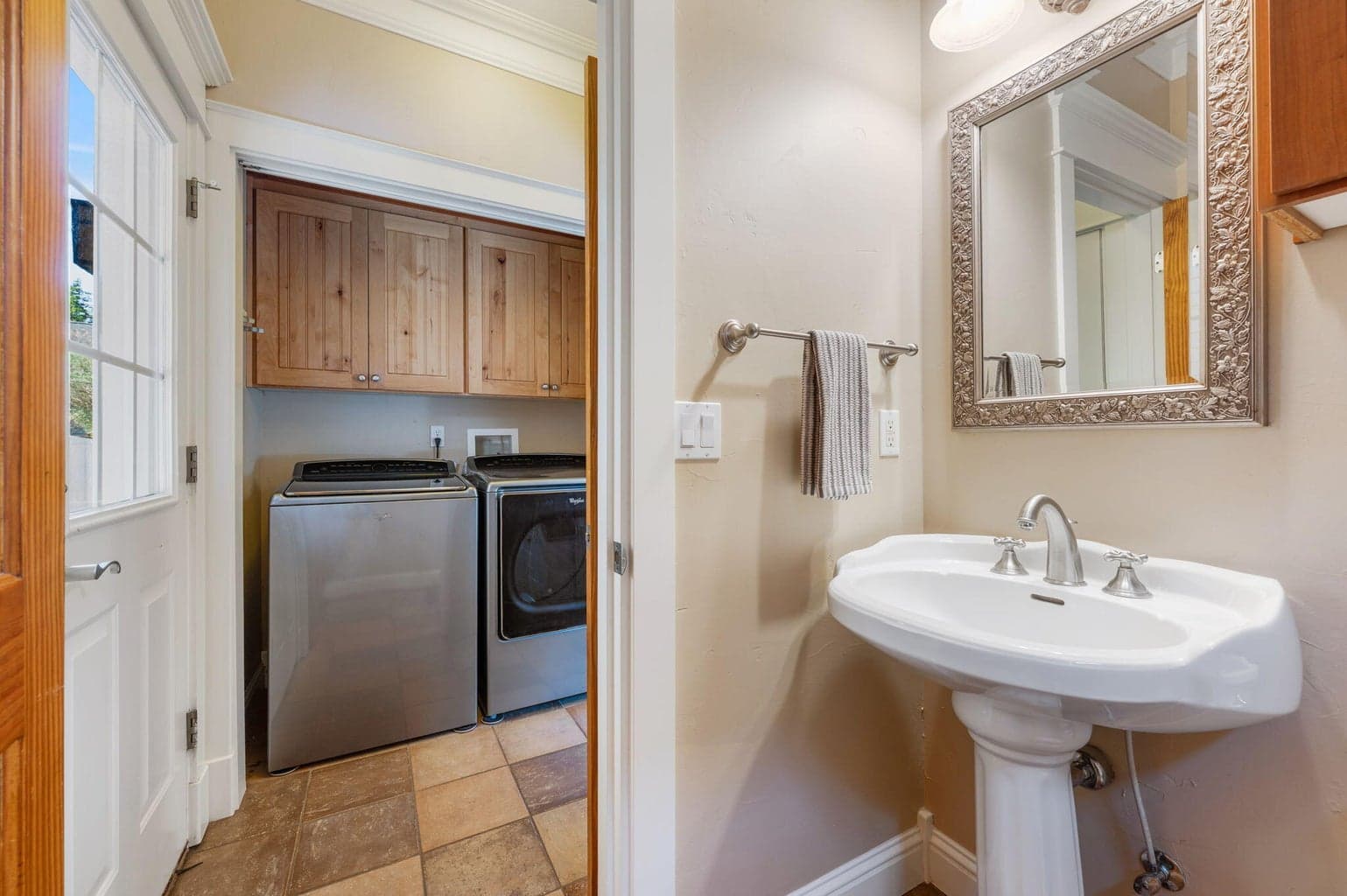 Photo of 1313 NW Fort Clatsop Street 35 of 59