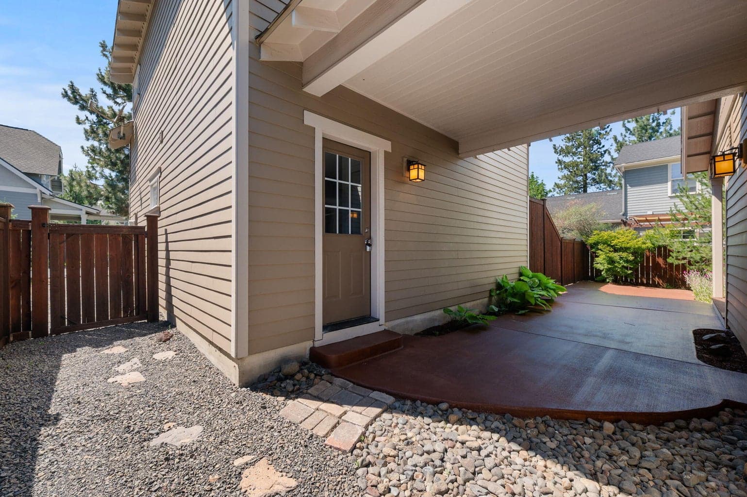 Photo of 1313 NW Fort Clatsop Street 38 of 59