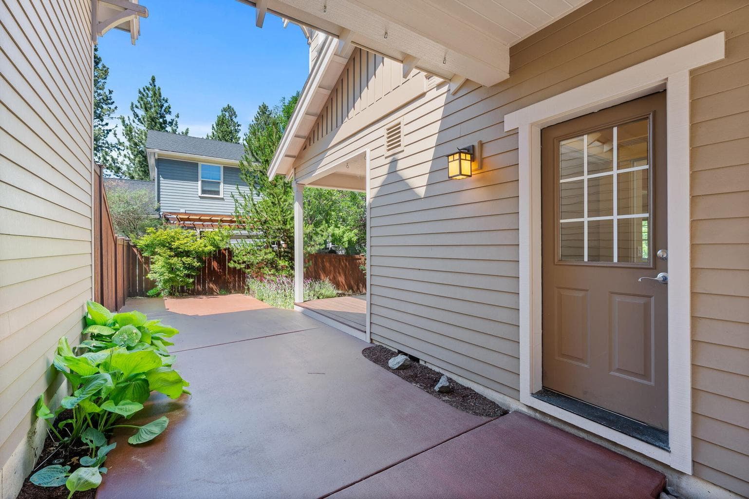 Photo of 1313 NW Fort Clatsop Street 39 of 59