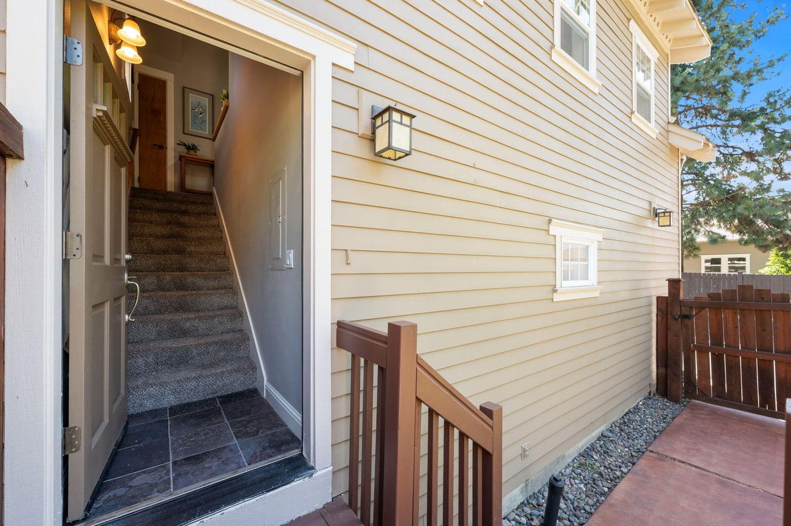 Photo of 1313 NW Fort Clatsop Street 46 of 59