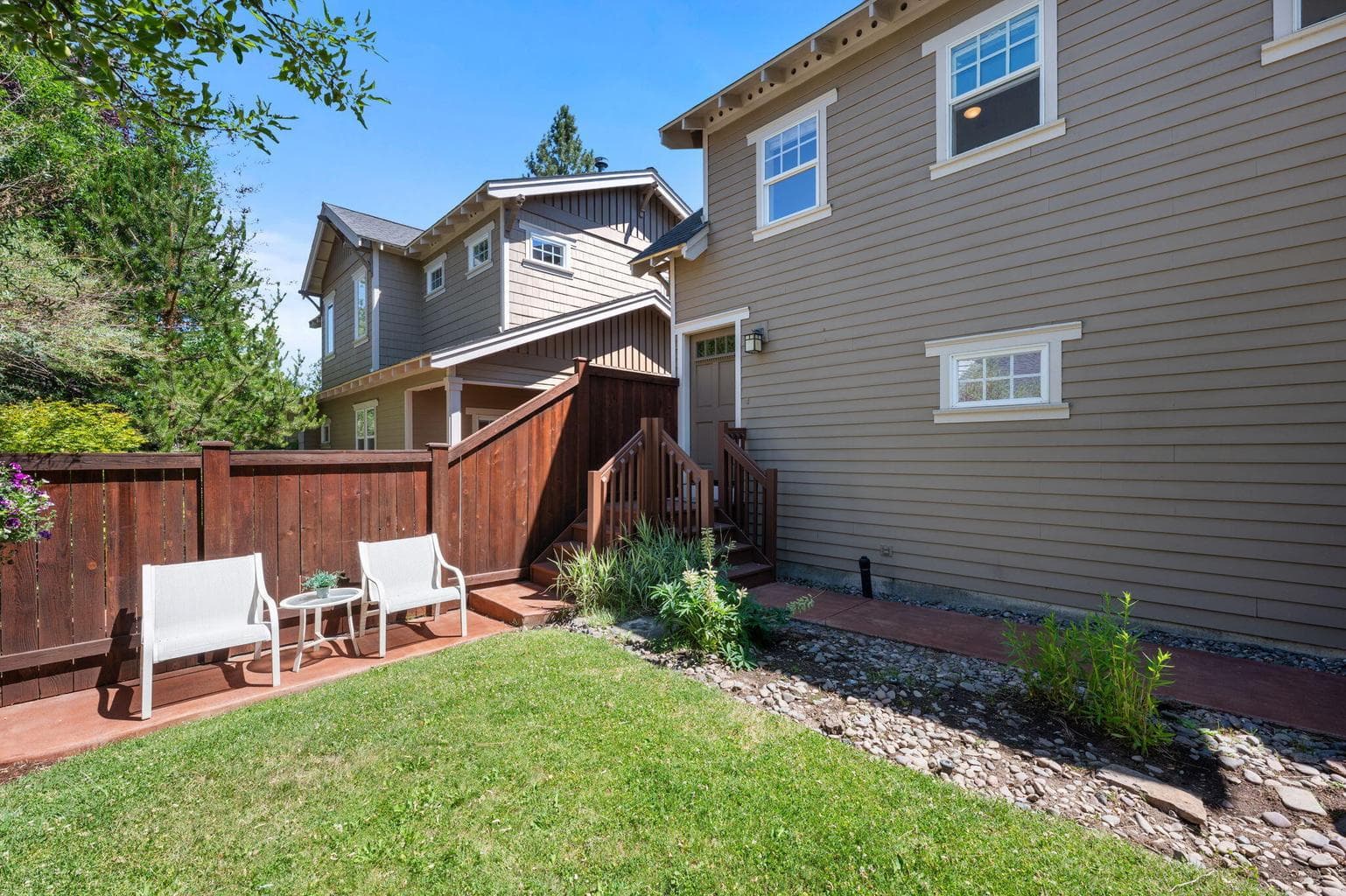 Photo of 1313 NW Fort Clatsop Street 47 of 59