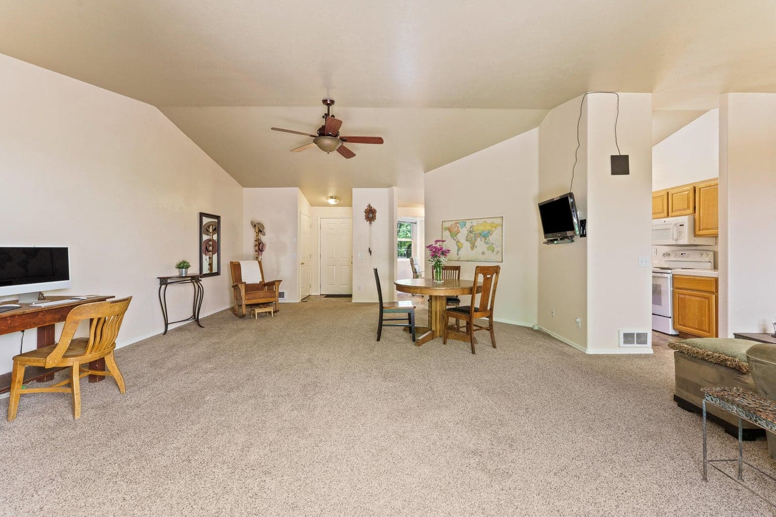 Photo of 488 SW Forest Grove Drive 12 of 34