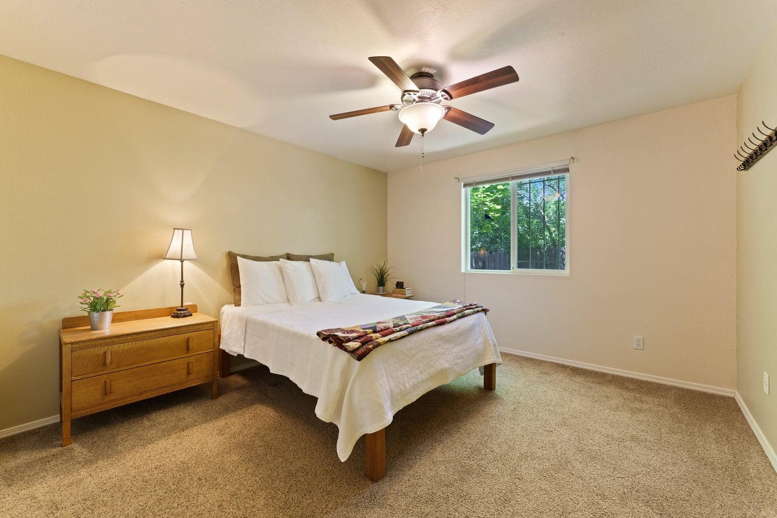Guest bedroom 1