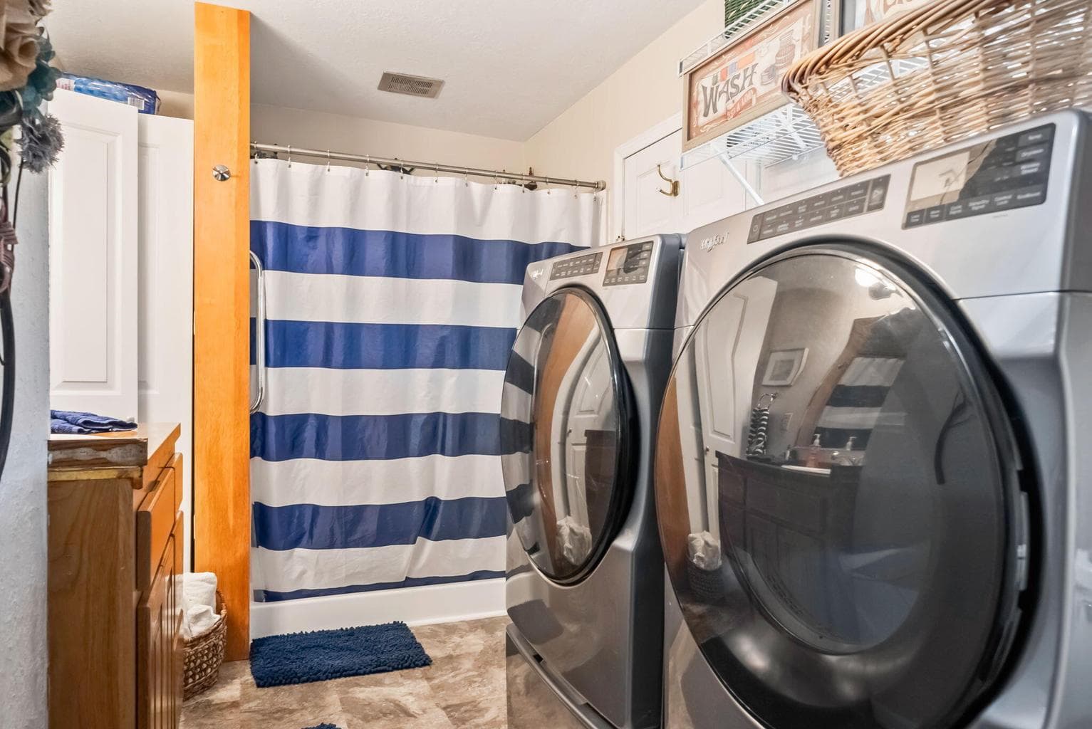 Laundry Room/Bathroom