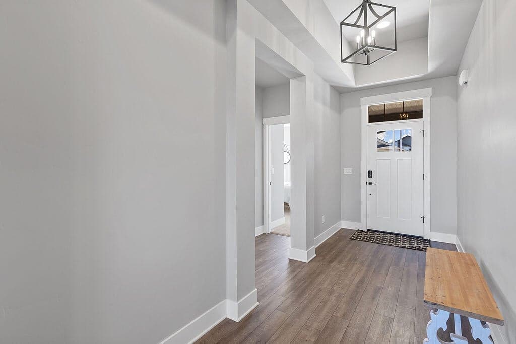 Photo of 1085 NE Henry Drive 13 of 45