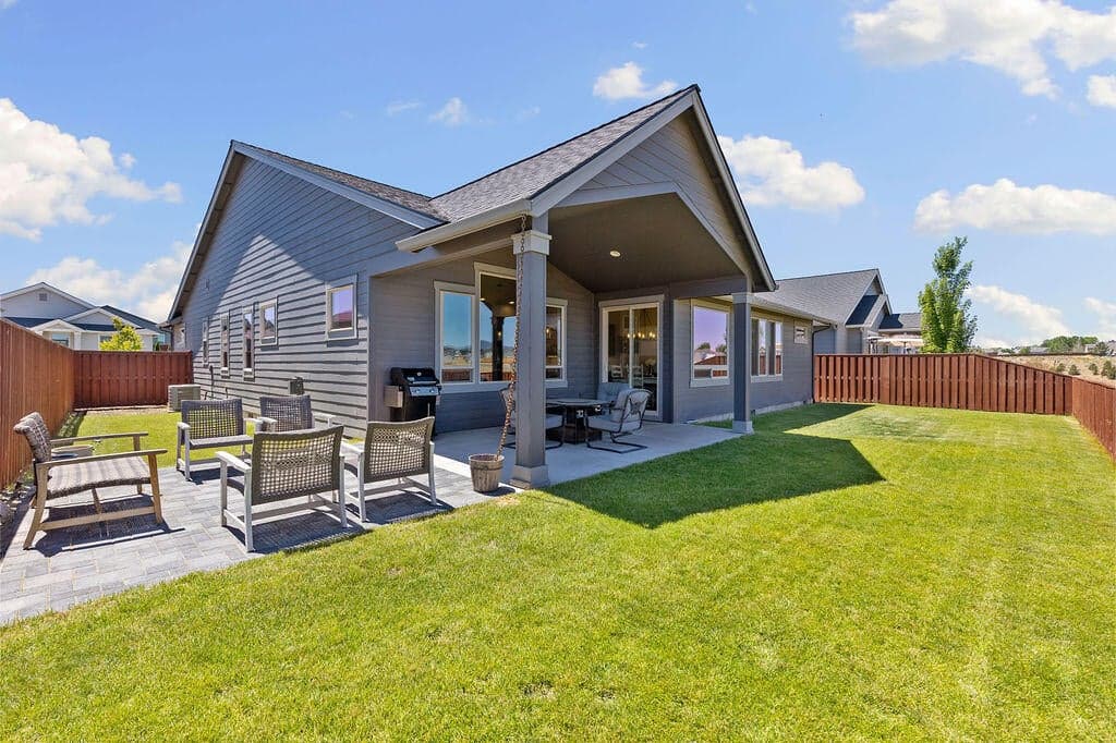 Photo of 1085 NE Henry Drive 31 of 45
