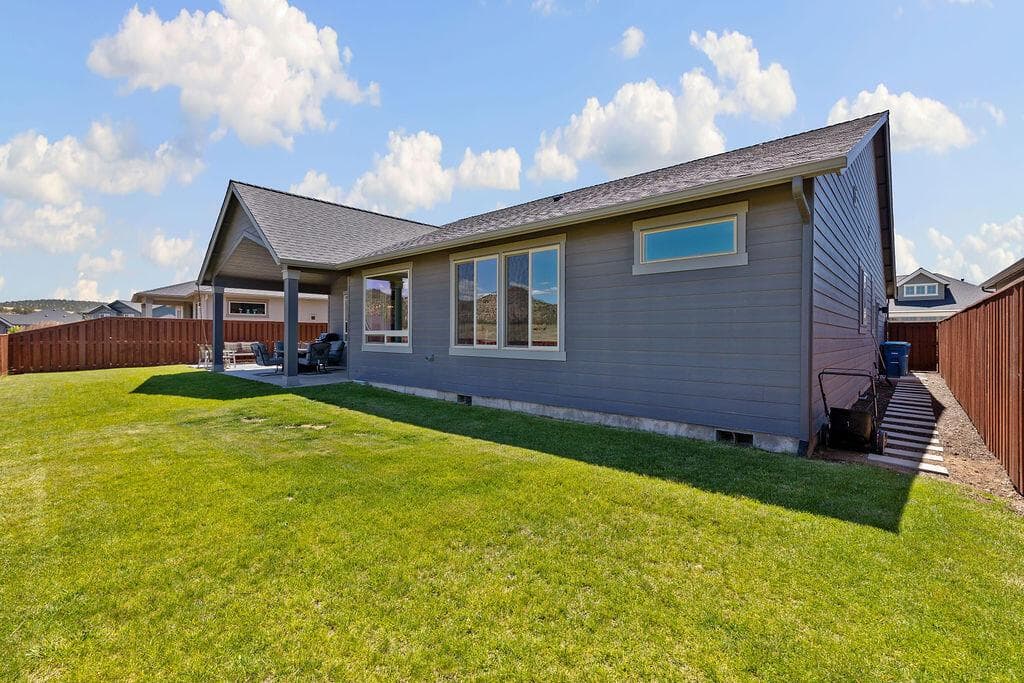 Photo of 1085 NE Henry Drive 32 of 45