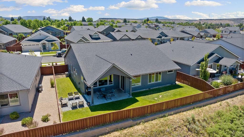 Photo of 1085 NE Henry Drive 40 of 45