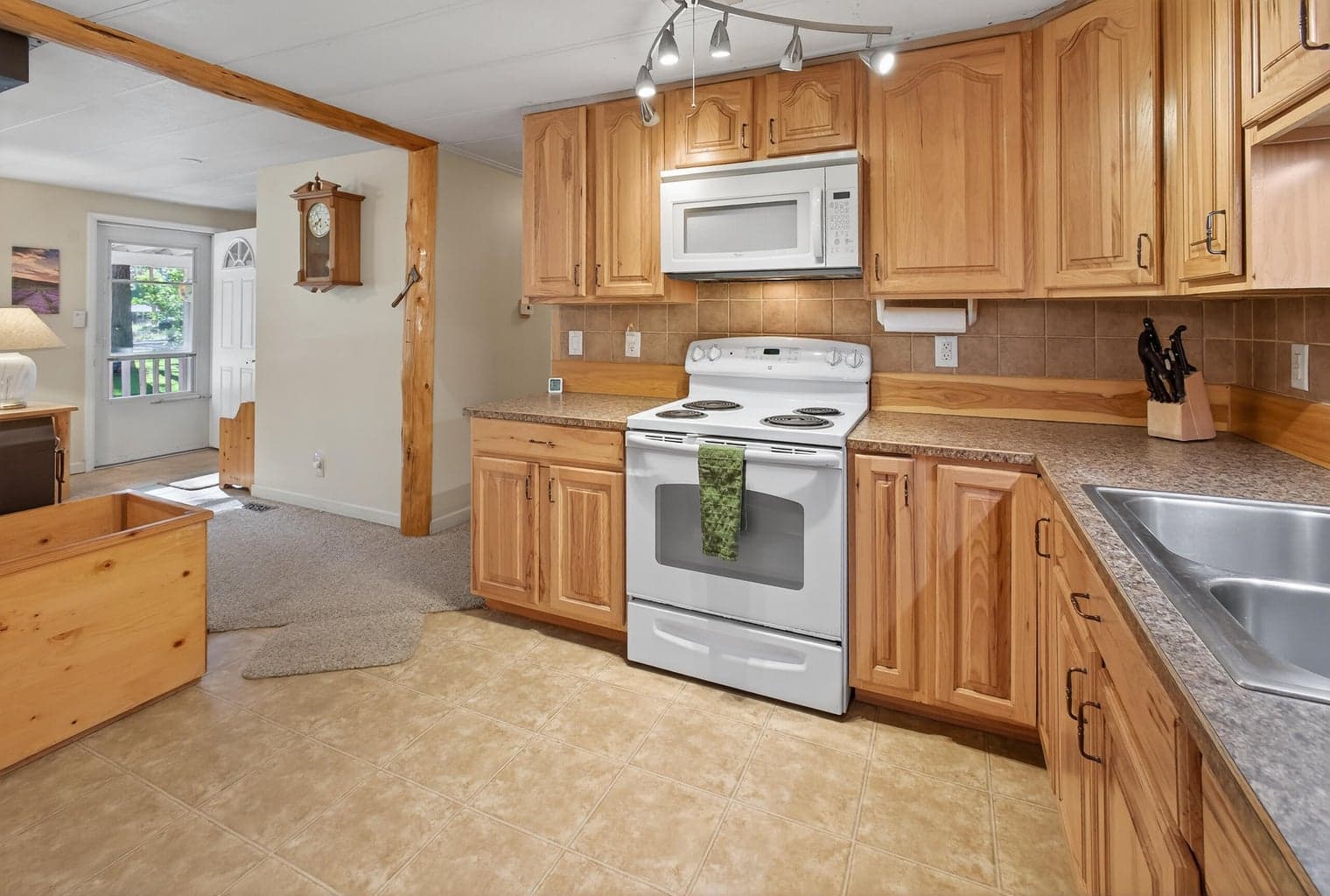 Photo of 60221 Winnebago Lane 11 of 27
