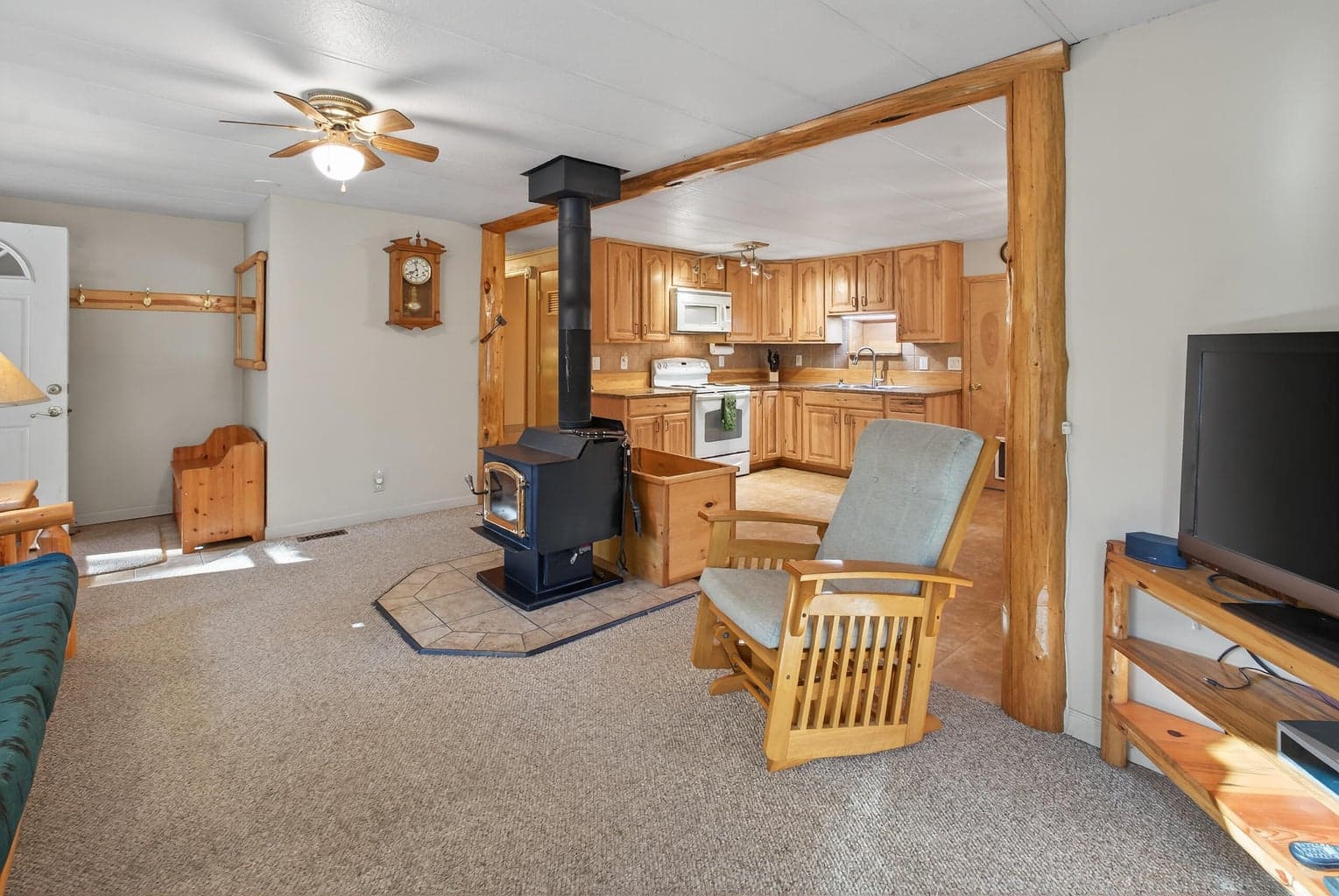 Photo of 60221 Winnebago Lane 10 of 27