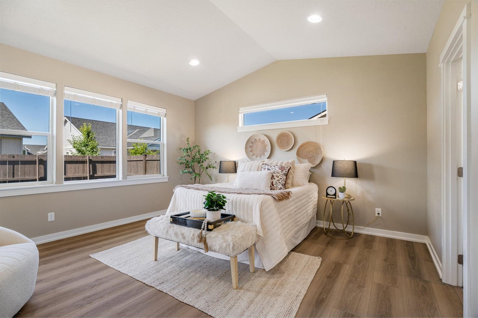 Photo of 2481 NW Greenwood Avenue 17 of 35