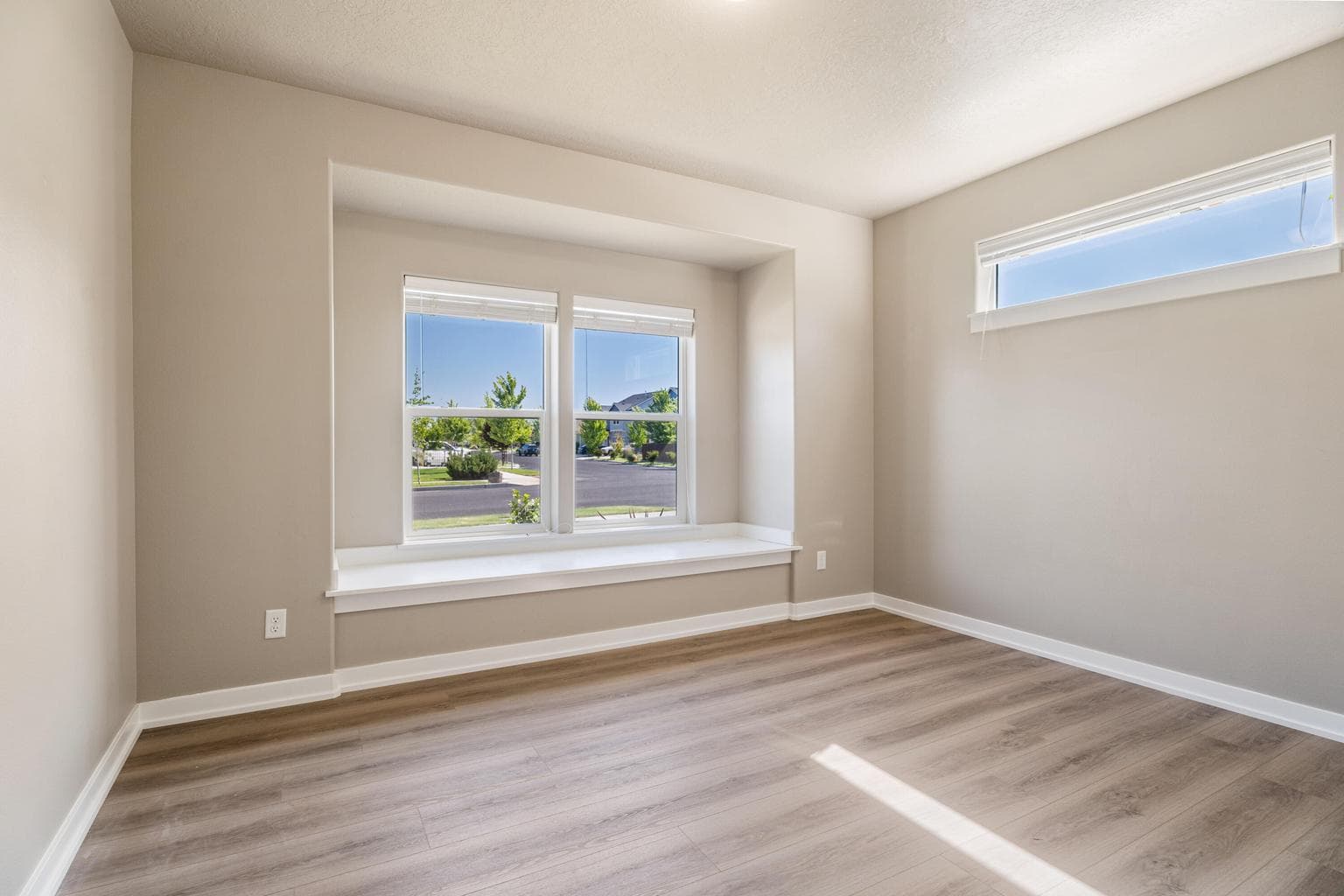 Photo of 2481 NW Greenwood Avenue 26 of 35