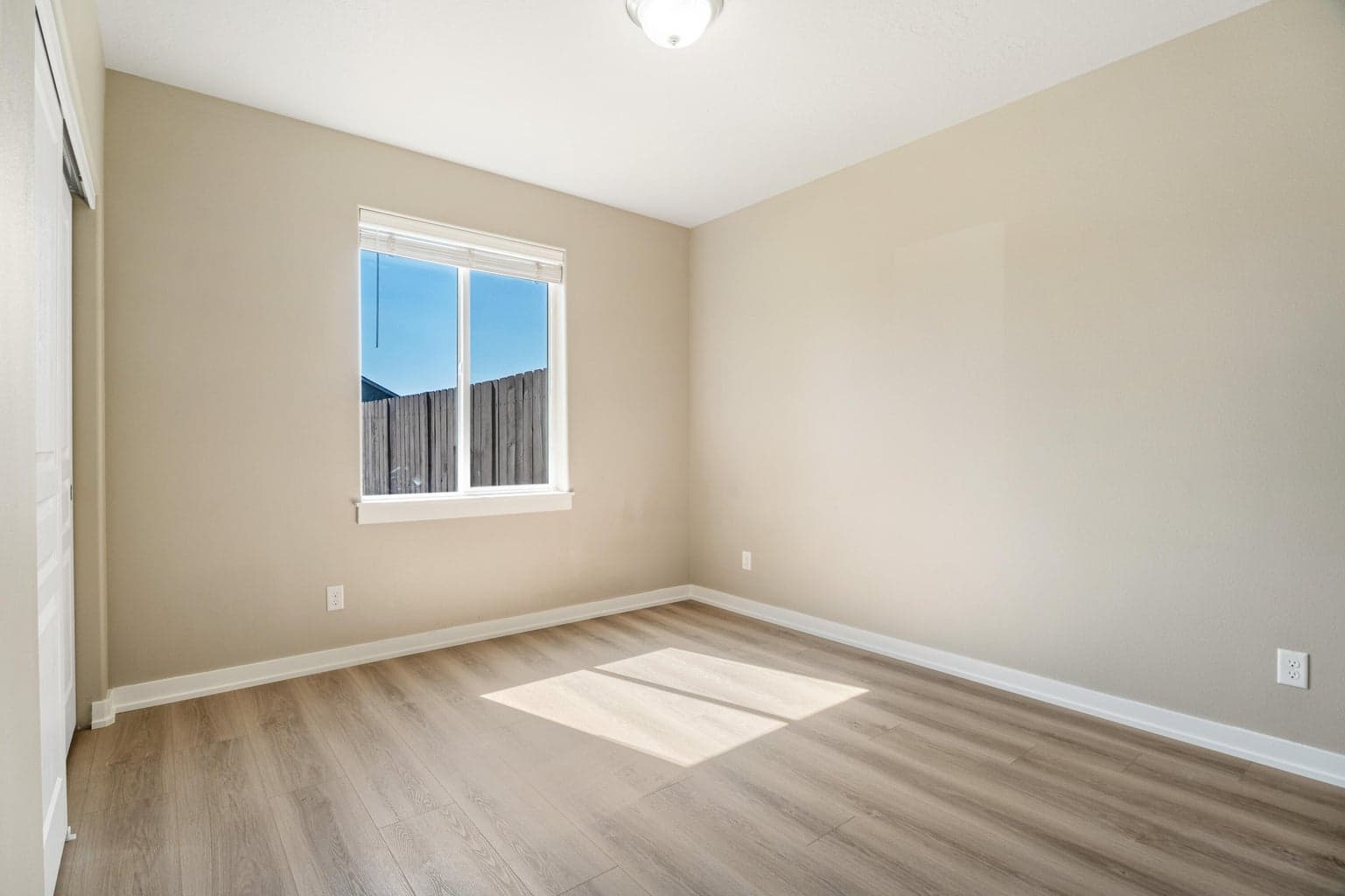 Photo of 2481 NW Greenwood Avenue 25 of 35