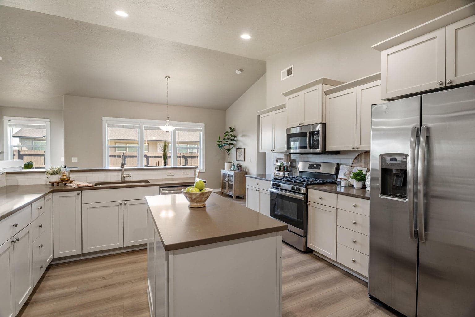 Photo of 2481 NW Greenwood Avenue 15 of 35