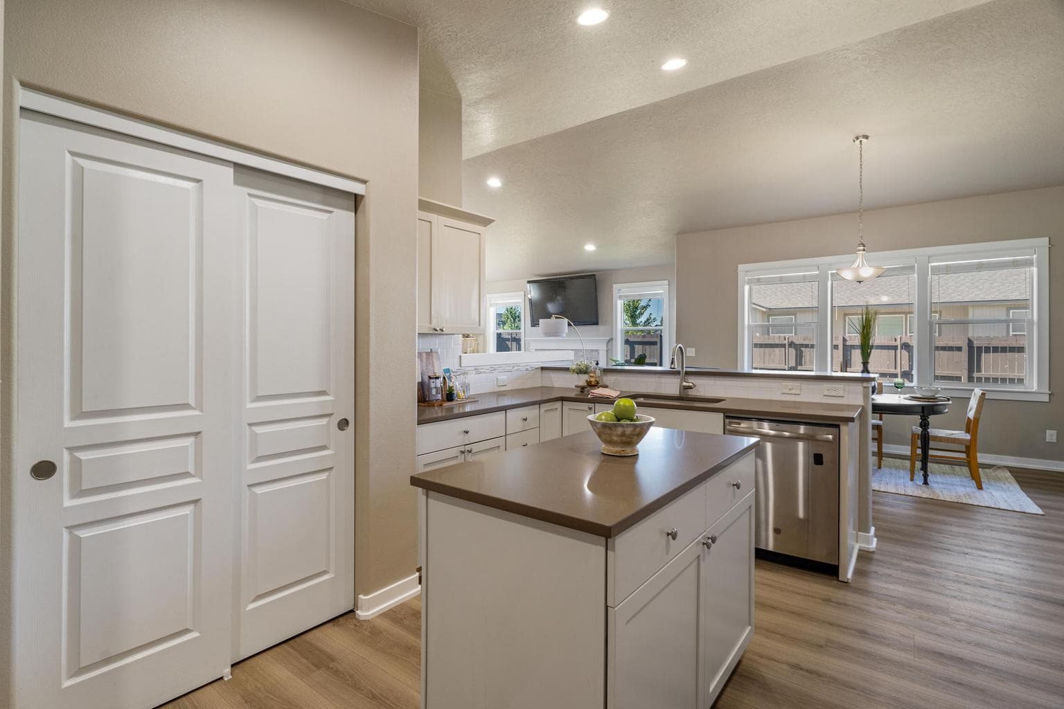 Photo of 2481 NW Greenwood Avenue 14 of 35