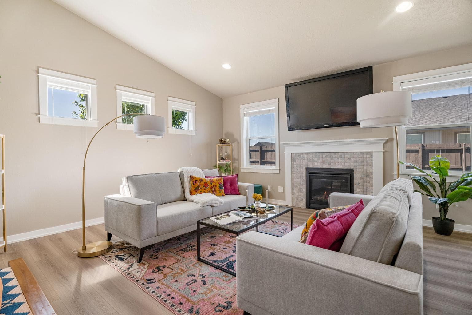 Photo of 2481 NW Greenwood Avenue 7 of 35