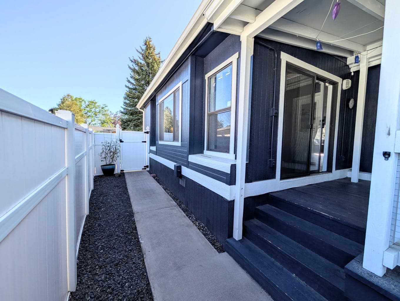 Enclosed Side Yard