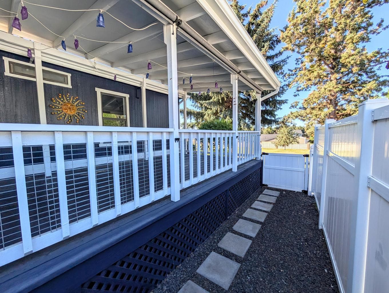 Enclosed Side Yard