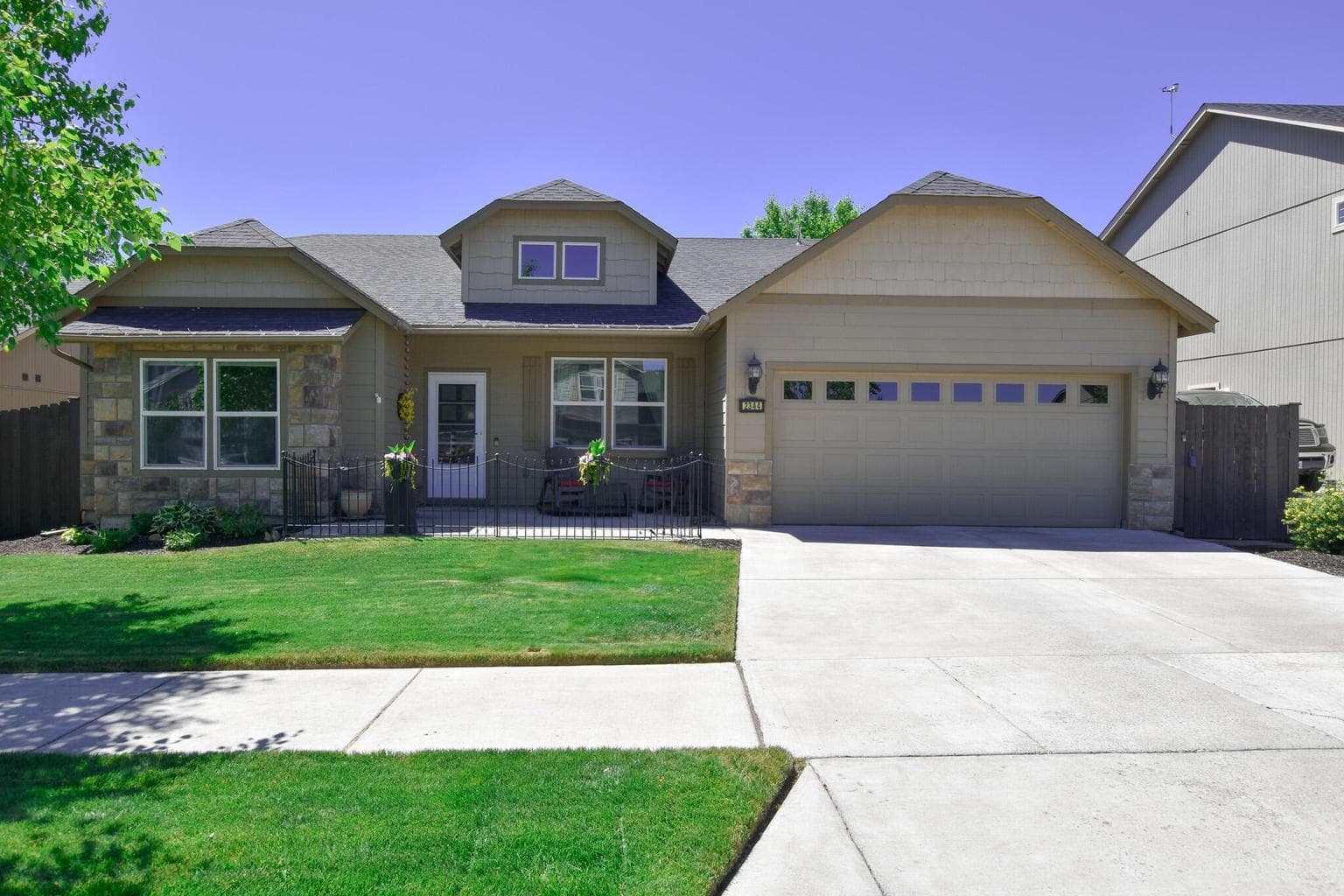 Photo of 2344 Glen Oak 1 of 32