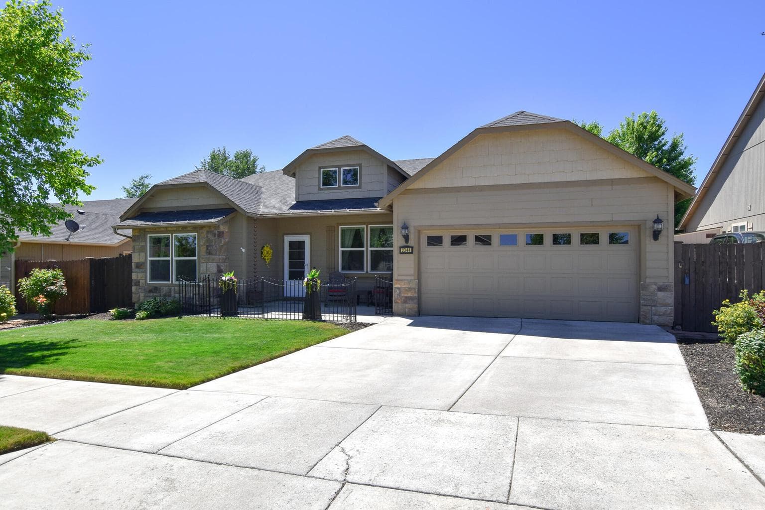 Photo of 2344 Glen Oak 3 of 32