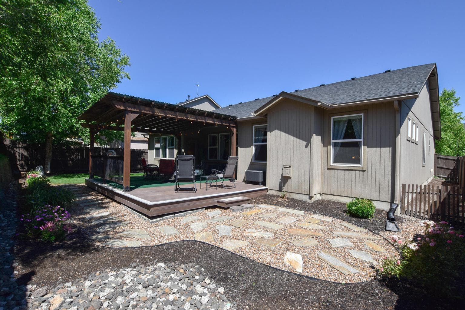Photo of 2344 NW Glen Oak Avenue 27 of 32