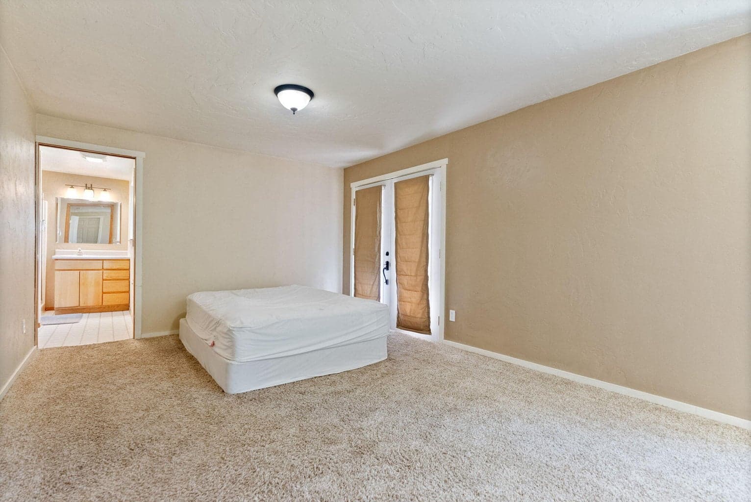 Photo of 61520 SE Admiral Way 39 of 40